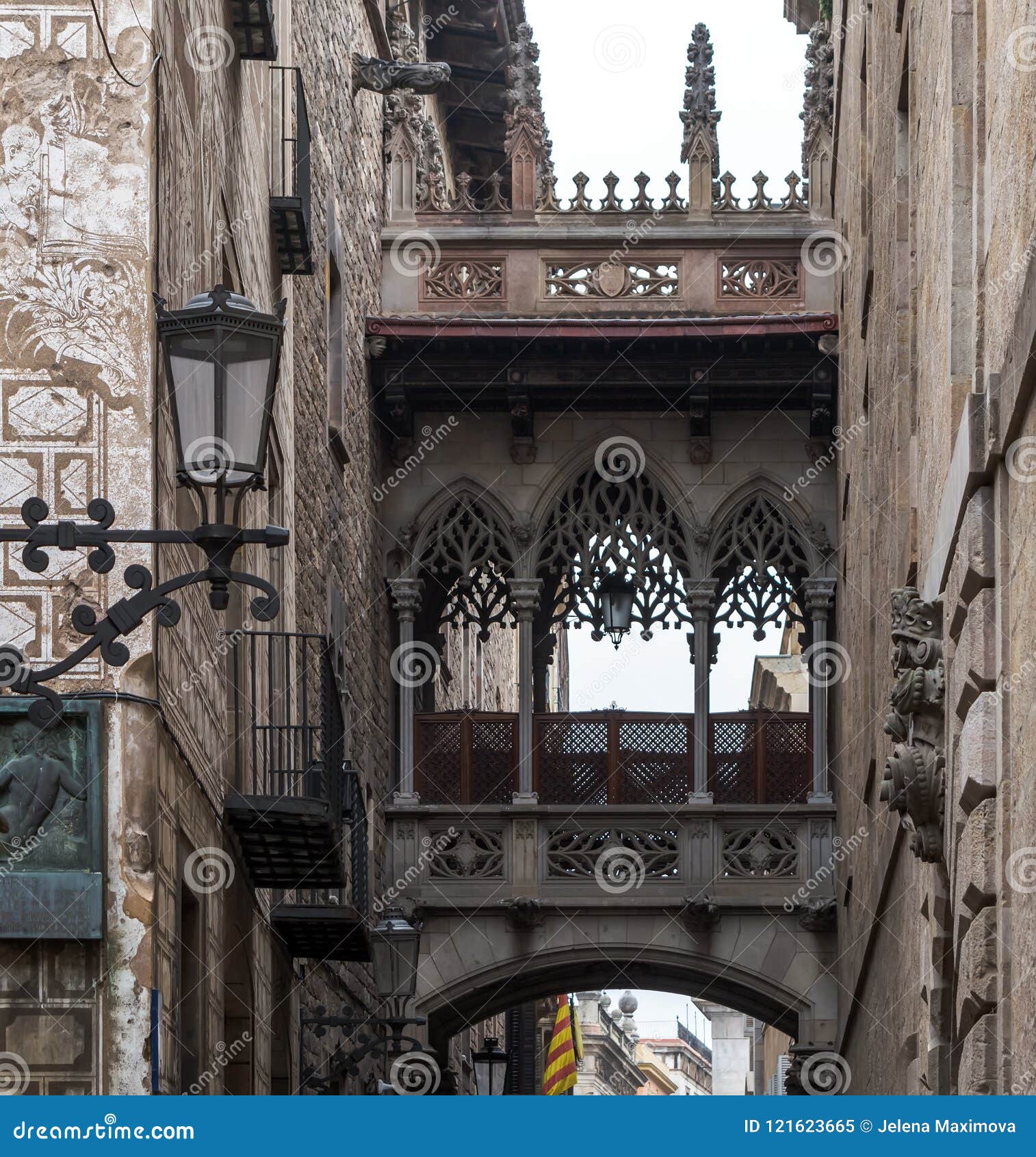 Ã¢â¬Ëpont del bisbeÃ¢â¬Ë or Ã¢â¬ËbishopÃ¢â¬â¢s bridgeÃ¢â¬â¢ in gothic quarter of barcelona